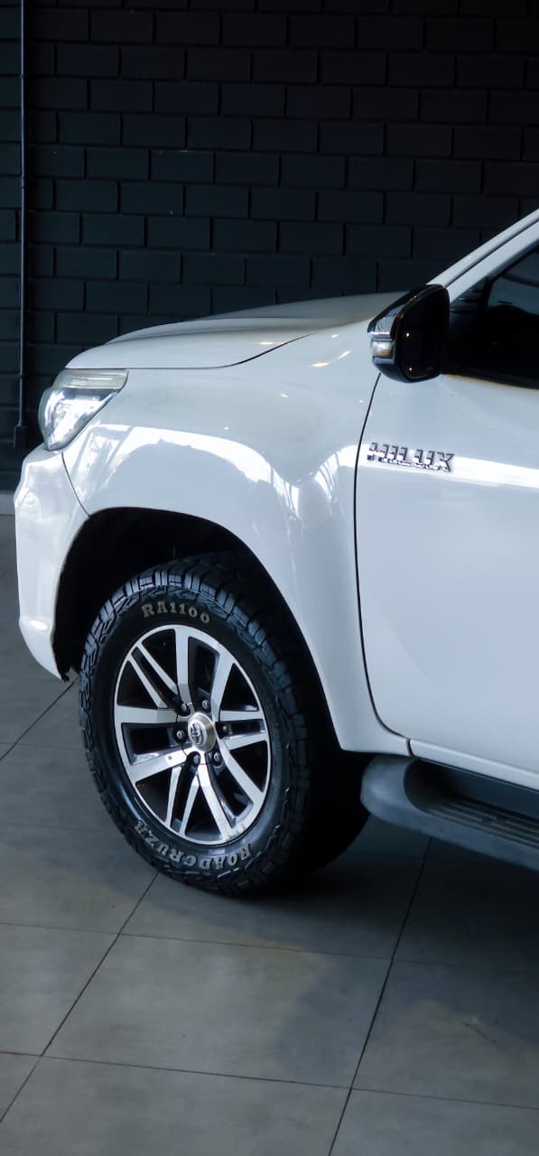 Toyota Hilux SR 2.8 Turbo Diesel 4x4 AT – 2017 | Com Kit SRX
