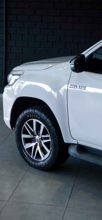 Toyota Hilux SR 2.8 Turbo Diesel 4x4 AT – 2017 | Com Kit SRX